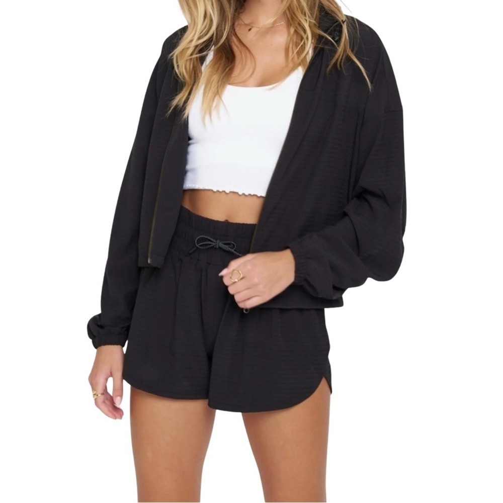 NWOT Spiritual Gangster Alana Cropped Jacket Women Size Small Black